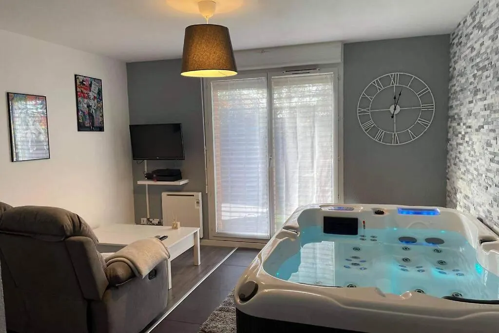 Appartamento Joli T2, jacuzzi, jardin et parking privés, métro Tolosa 0*,